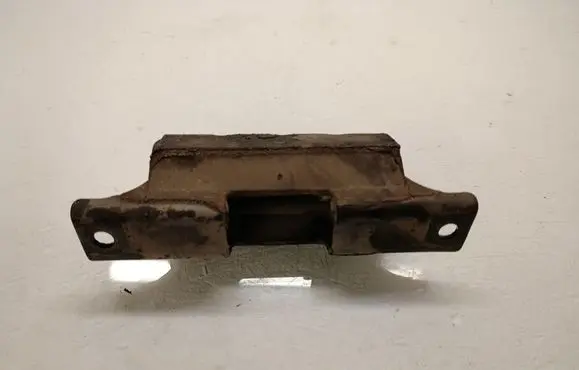 Hummer H3 Gearbox mount 