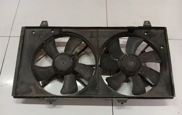 Mazda 6 Radiator cooling fan shroud 