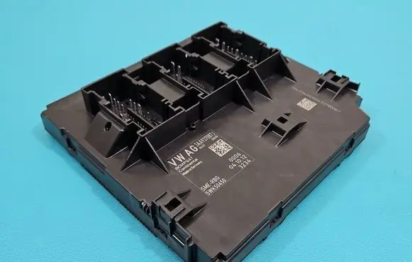 Volkswagen PASSAT B7 Central body control module 3AA937087J IMPRK1516525