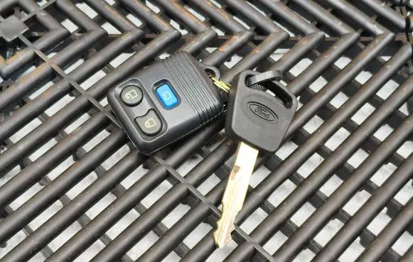 Ford Explorer VI Ignition key/card GB5T15K601FB 1788AFWB1U0009 VWTWB1V0009