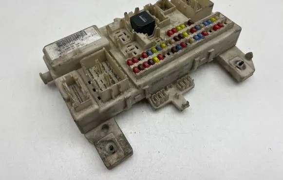 Ford Focus Fuse module 4M5T14A073BF 00067925 519098503