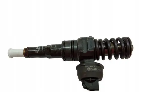 Volkswagen Golf V Fuel injector 038130073AG