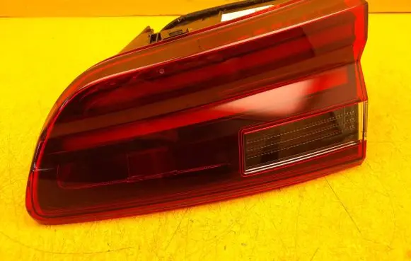 Citroen C5 X Tailgate rear/tail lights 9834936180