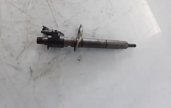 Volvo XC60 Fuel injector 31272767
