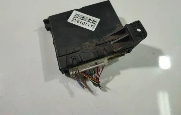 Toyota Avensis T270 Other control units/modules 8865005251