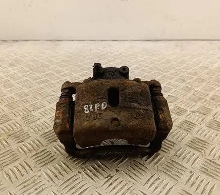 Hyundai i40 Front brake caliper 