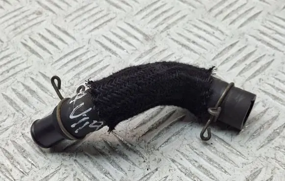 Toyota Avensis T270 Breather/breather pipe/hose 122610R020