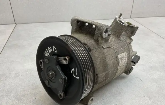 Skoda Rapid (NH) Air conditioning (A/C) compressor (pump) 5Q0820803D