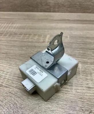 Toyota Avensis T250 Door control unit/module 8974105070 73668012