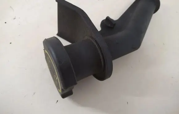 Ford Transit Oil fill pipe 