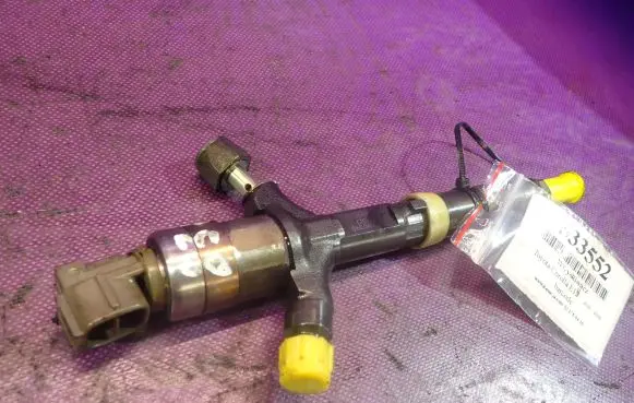 Toyota Corolla E120 E130 Fuel injector 23670-27020