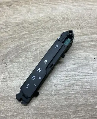 Volkswagen PASSAT B7 Gear shift selector indicator 3AB713203E
