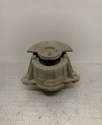Engine mount bracket