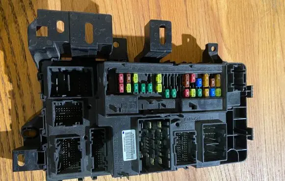 Ford Mustang VI Fuse module GR3T15604 16044192088 A2C7522550400