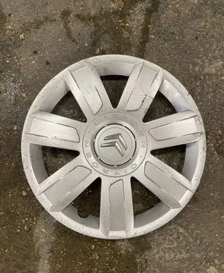 Citroen C4 I R15 wheel hub/cap/trim 9657734780 9657734880 9708M