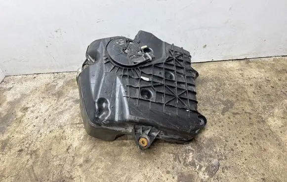 Mercedes-Benz C W205 AdBlue liquid reservoir A2054703901 A0994710575