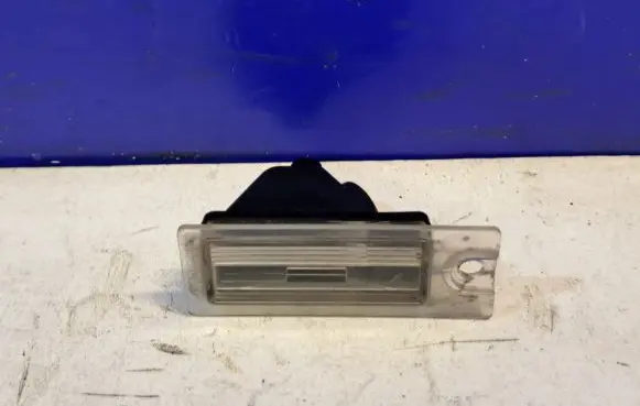 Volvo V70 Number plate light 9187153