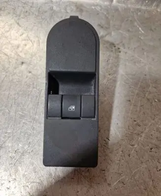 Opel Zafira B Electric window control switch 13228709
