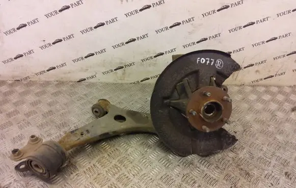 Ford Kuga I Front wheel hub spindle knuckle