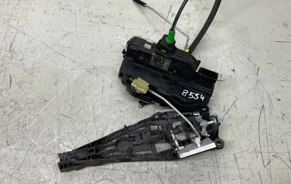 Opel Insignia A Rear door lock 13503787