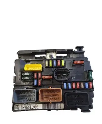 Citroen DS3 Fuse module 9667199680