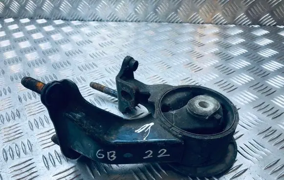 Toyota Avensis T250 Engine mount bracket