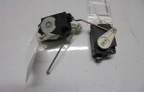 Subaru Impreza III A/C air flow flap actuator/motor 503752-1120