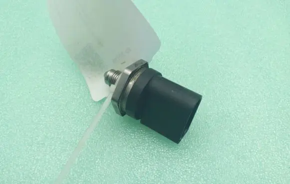 Fuel pressure sensor