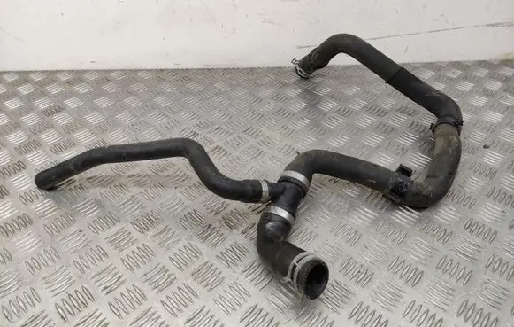 Ford Kuga II Engine coolant pipe/hose