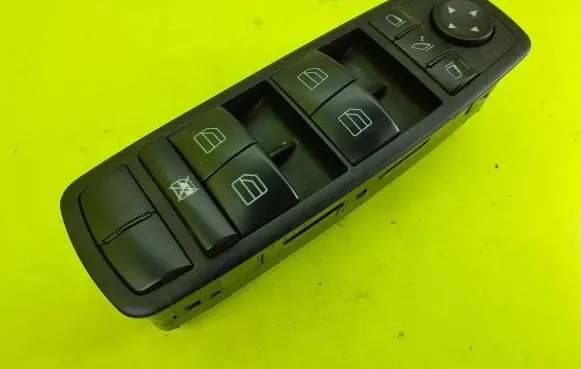 Mercedes-Benz ML W164 Electric window control switch A2518300290 03728360