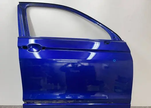 Volkswagen Tiguan Front door 5NA831312F