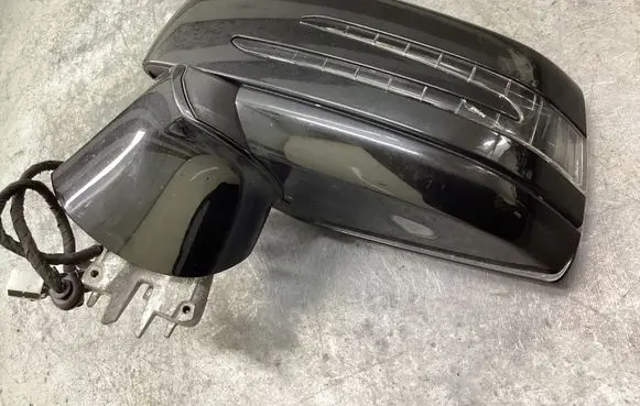 Mercedes-Benz CLS C218 X218 Front door electric wing mirror A2188100716 A3165107