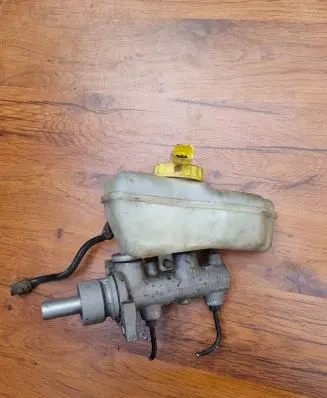 Volkswagen Golf IV Master brake cylinder 311967