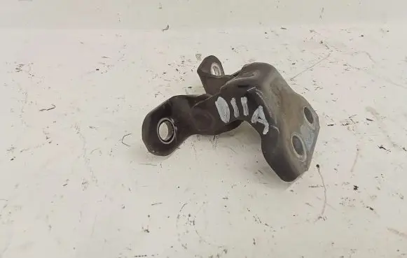 Toyota RAV 4 (XA30) Front door lower hinge 