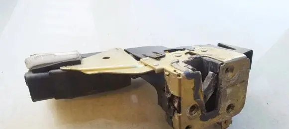 Mitsubishi Carisma Front door lock