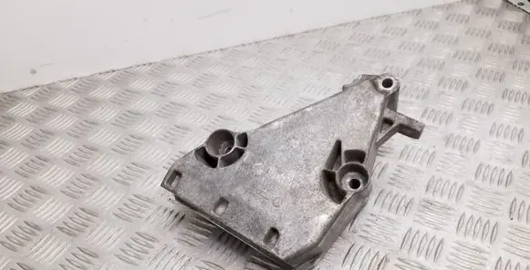 Skoda Fabia Mk1 (6Y) Engine mounting bracket 038199207P