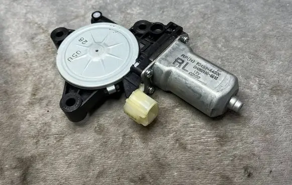 KIA Carens III Rear glass lock/latch 83450A4000
