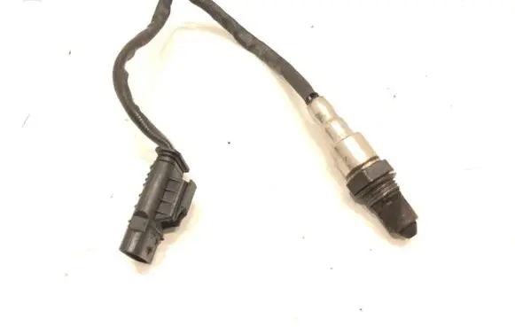 BMW 5 G30 G31 G38 Lambda probe sensor 8589665