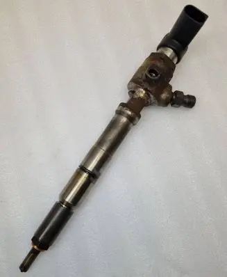 Volkswagen Golf VI Fuel injector 03L130277B