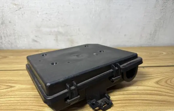 Audi Q7 4L Engine control unit box 