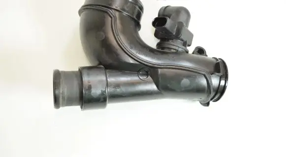 Audi A6 S6 C8 4K Turbo air intake inlet pipe/hose 05L129635A