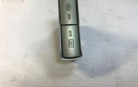 Ford Mondeo MK IV Windscreen/window heater switch 6M2T18K574AC