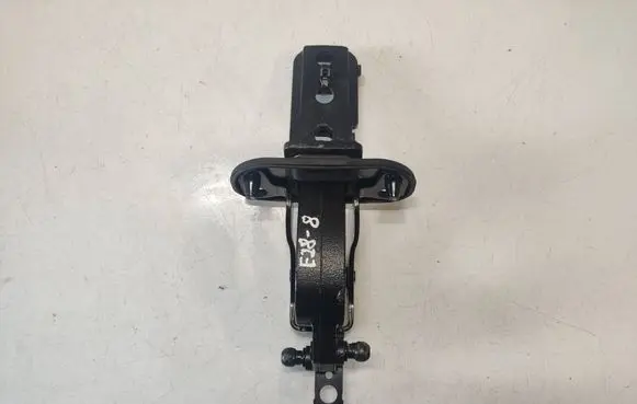 Volvo V70 Tailgate/trunk/boot hinge 31218425