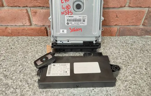 BMW X5 E70 Engine control unit/module 8517016 0281018320