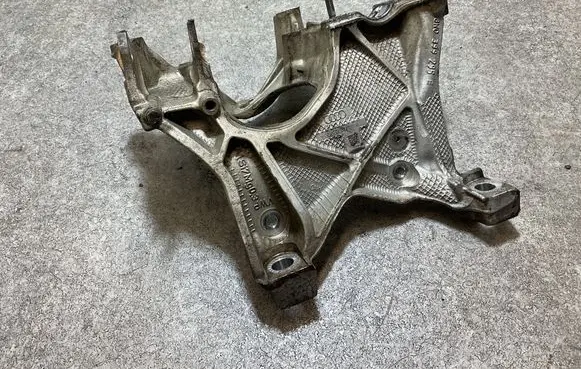 Audi A4 S4 B9 Engine mounting bracket 8W0399295E