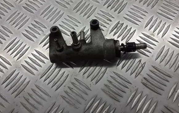 Opel Astra H Fuel distributor 55183043
