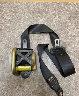 Toyota Avensis T220 Front seatbelt 7322005050