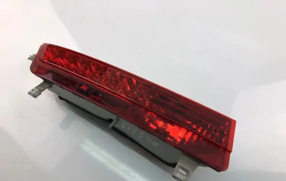 BMW 7 E65 E66 Third/center stoplight 155549