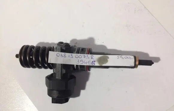 Volkswagen Sharan Fuel injector 038130073R
