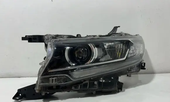 Toyota Land Cruiser J300 Headlight/headlamp